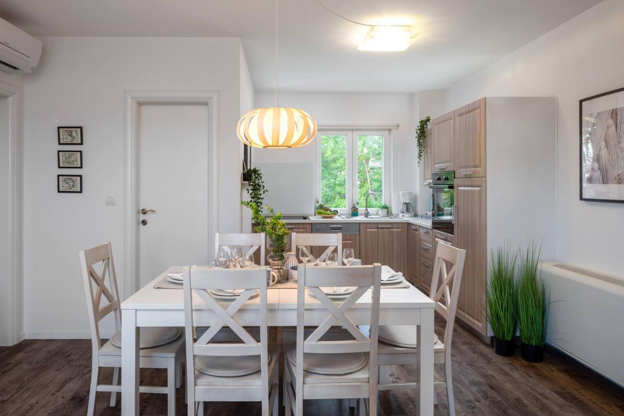 Apartments Valentina Bol Ngoại thất bức ảnh